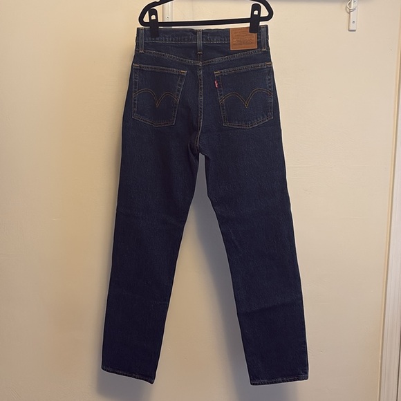 NWT Levi's Women's Straight Leg Jeans - Dark Blue - Picture 3 of 6